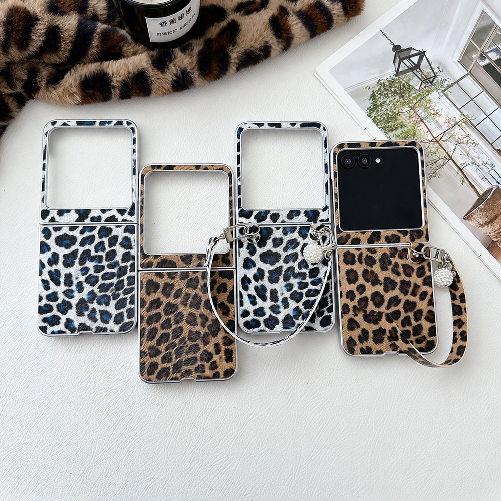 Phone Accessories Men - เคสโทรศัพท์พับลายเสือดาวสำหรับโมโตโรล่า ราซ 60 50 อัลตร้าพร้อมสายรัดข้อมือแบบถอดได้ฝาครอบกันกระแทกป้องกันการตกกระแทก
